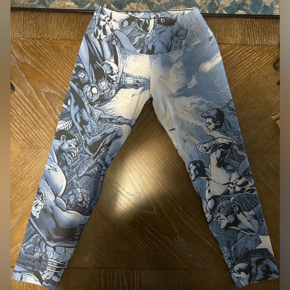 Shape Up Marvel Comics Character Capri Leggings S… - image 1